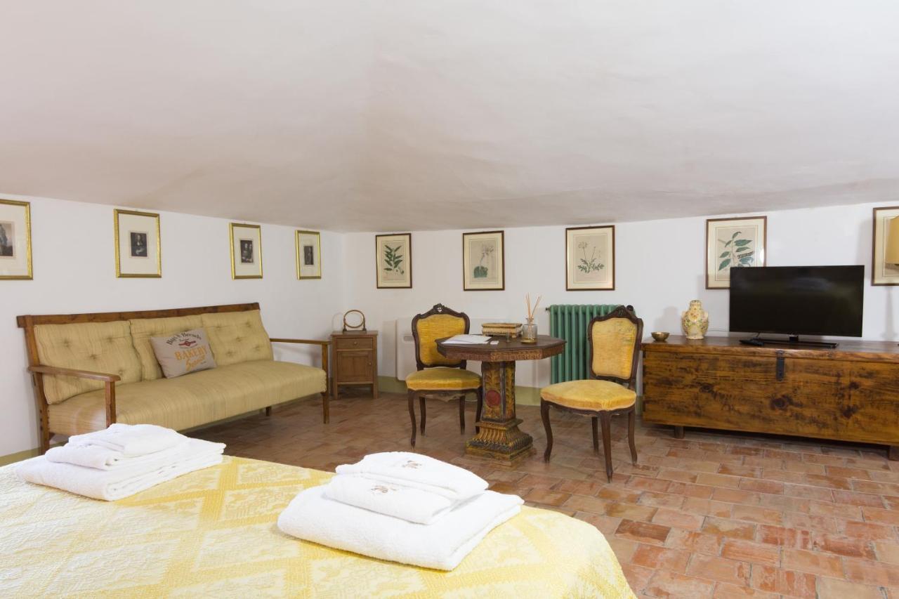 Castello Di Serragiumenta * Firmo